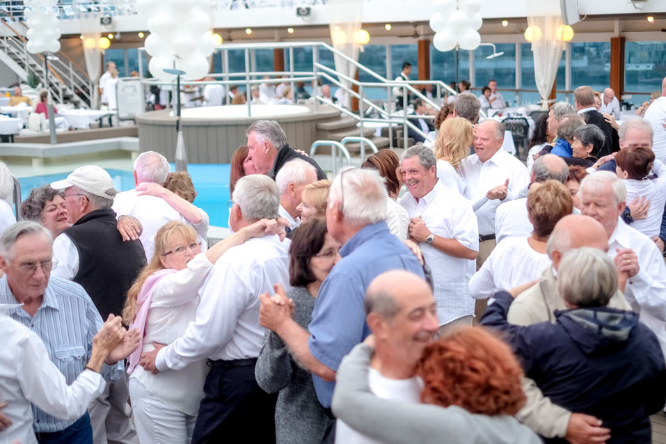 <h2>2017 Open Championship Golf Cruise ~ Royal Birkdale</h2>13 Nights from Southampton - Edinburgh on <i>Azamara Journey</i> | 6 Rounds | Attend The Open on Sunday | 19 July – 1 August 